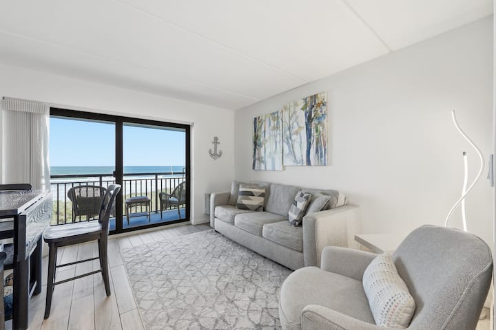 Beacher's Lodge Balcony Suite #316 - Crescent Beach, FL