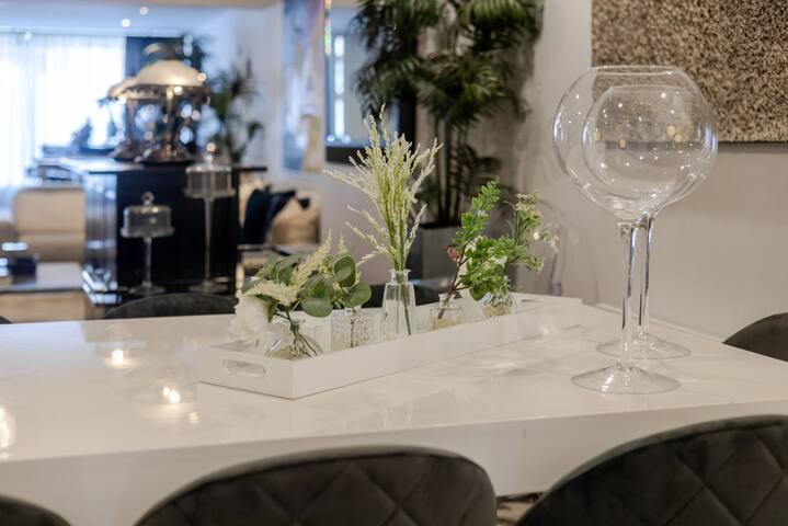 Majestic Villa in Downtown Griffintown gallery image 5