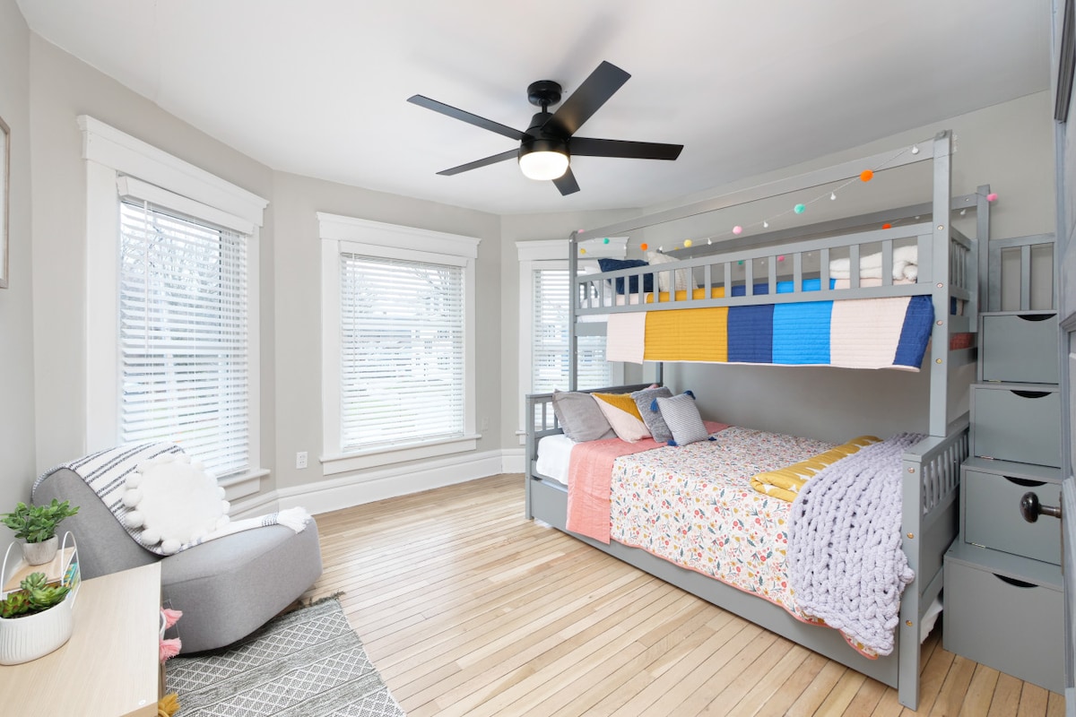 บรรยากาศอบอุ่นและที่พักที่เต็มไปด้วยความสนุกสนาน!  เหมาะสำหรับความฝันของเจ้าตัวน้อย ✨ # kidroomgoals