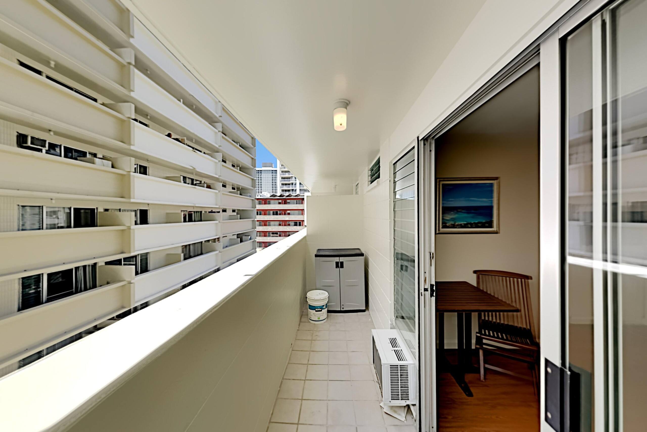 Condo in Honolulu · ★4.33 · Studio · 2 beds · 1 private bath - Image 10