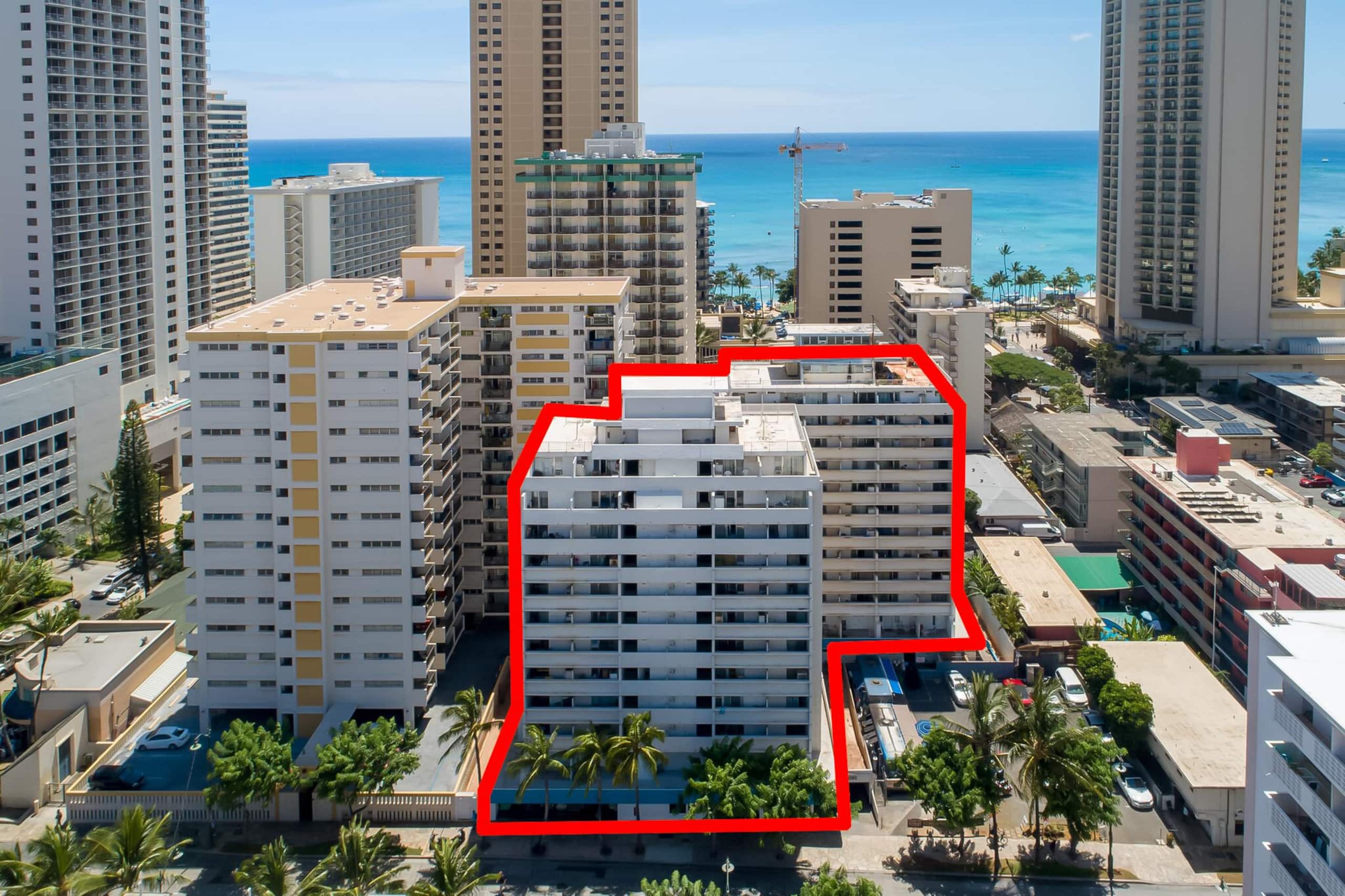 Condo in Honolulu · ★4.33 · Studio · 2 beds · 1 private bath - Image 11