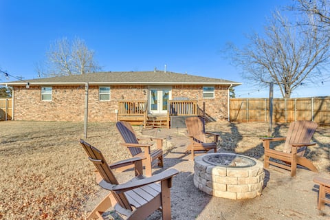 4 Mi to Dtwn Guthrie: Family Home w/ Fire Pit!