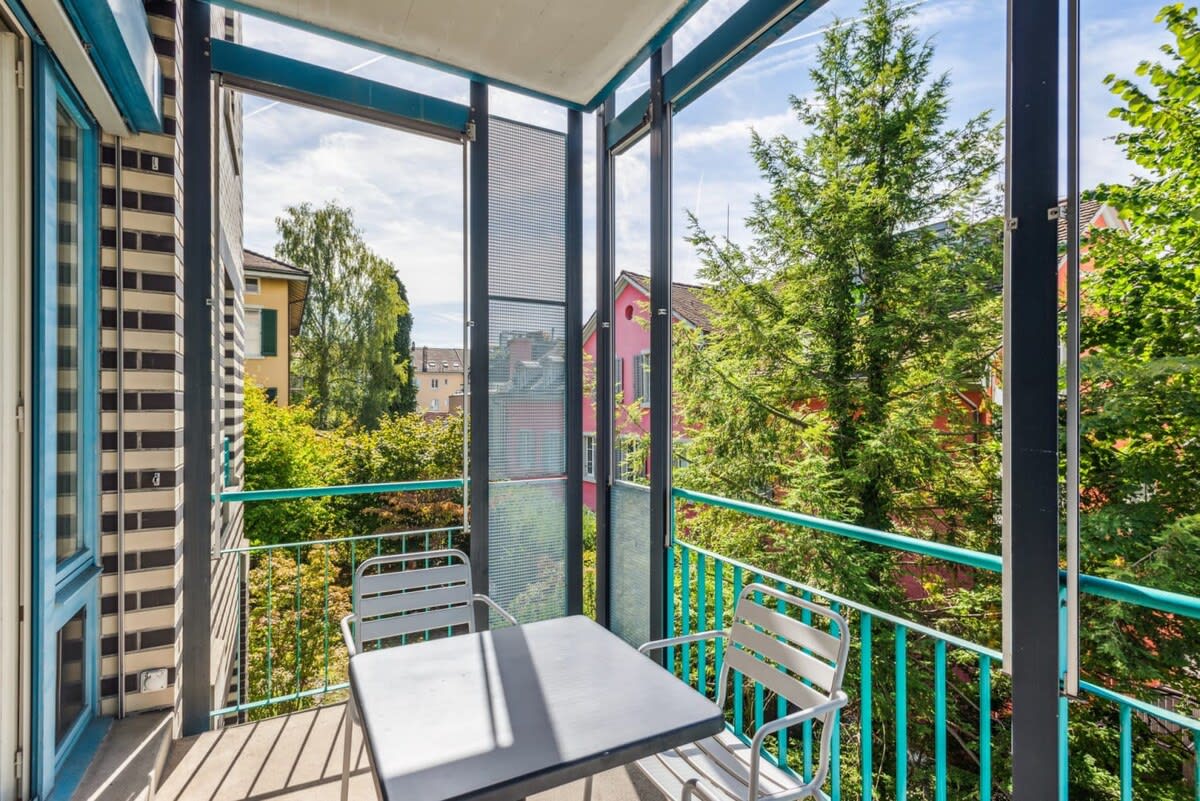 Successful Airbnb property: Budget-Friendly & Roomy: Zurich Apartment in Hottingen