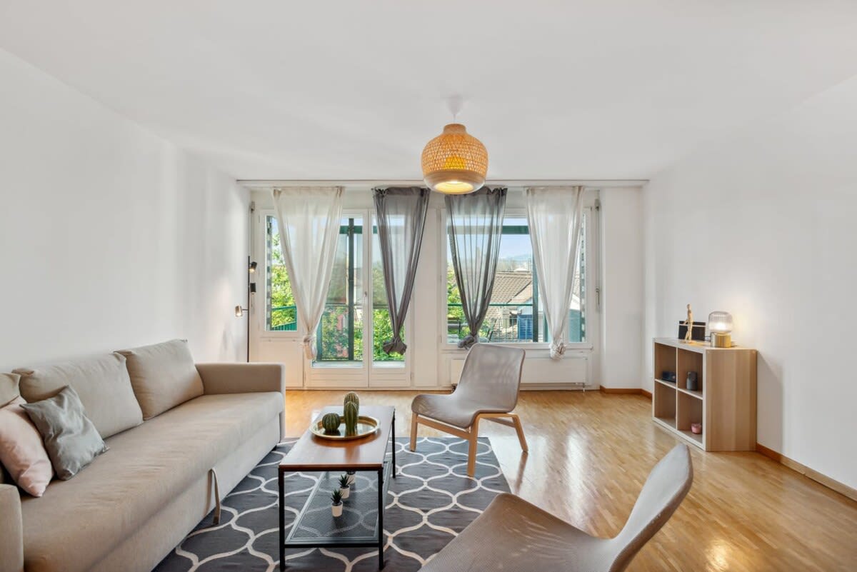 Top Airbnb: Spacious Apartment in Zurich's Heart in Hottingen
