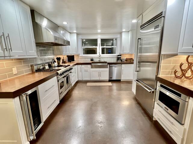 June Lake Premier Reservations managed Airbnb listing 1