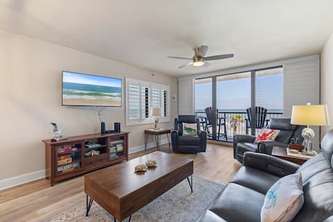 Oceanfront with Incredible Views-Sunrise 302