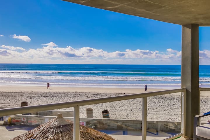 Escape to Luxury | On top of the Ocean