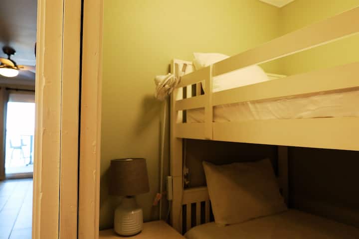 Chambre avec lits superposés