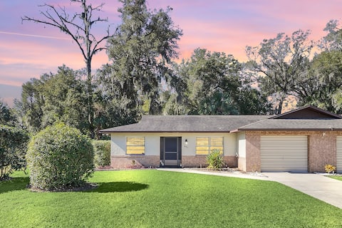 Cozy Villa with Fire Pit & BBQ