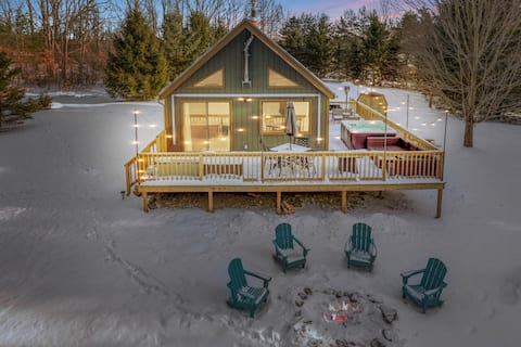 Secluded, Hot Tub, Fire Pit, Deck, Grill, Pets