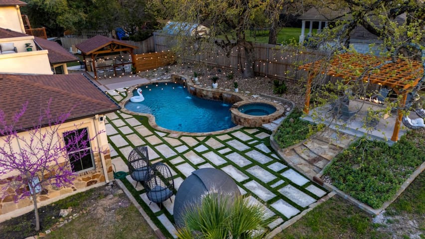 Retreat House – Heated Pool – Pickleball court gallery image 2