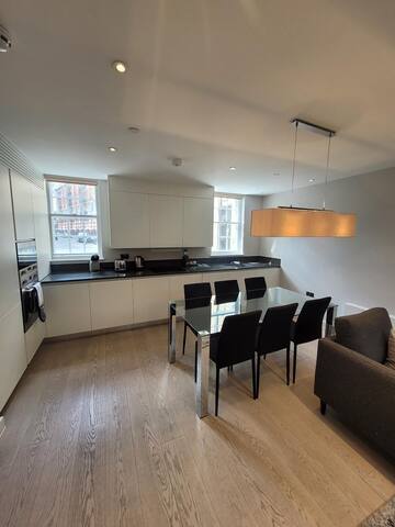 Two bed apartment Buckingham Palace, Westminster gallery image 3