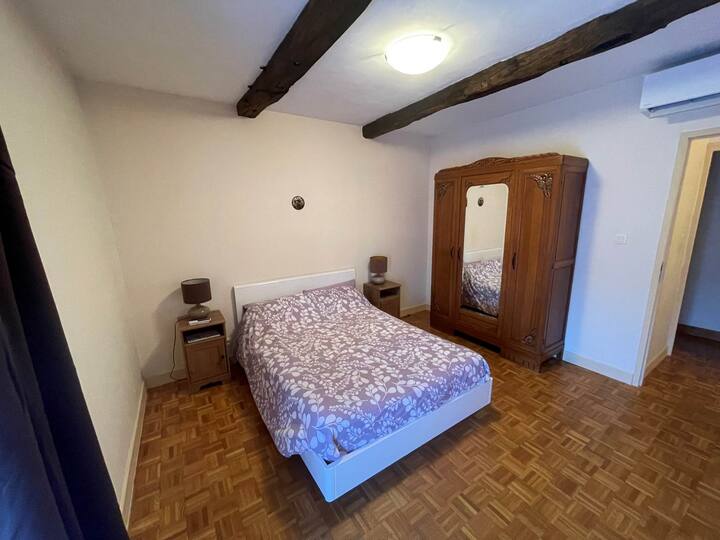 Habitación de cama 140x190