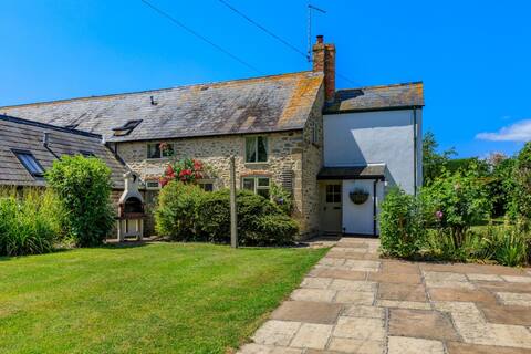 3 Bed in Burton Bradstock (oc-b30574)