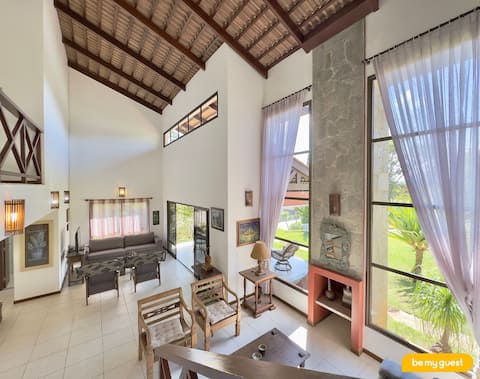 Ultra-comfortable house in the Monte Flor condominium