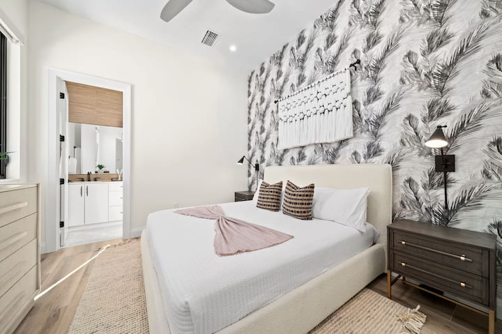 Second Bedroom on Second Floor - King
