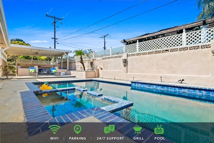 Sunny Escapes • Pool • BBQ