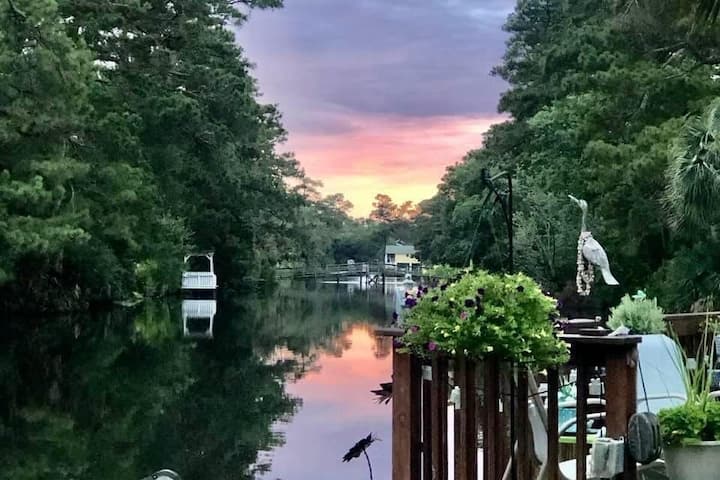 Surfside Beach Retreat - Murrells Inlet, SC