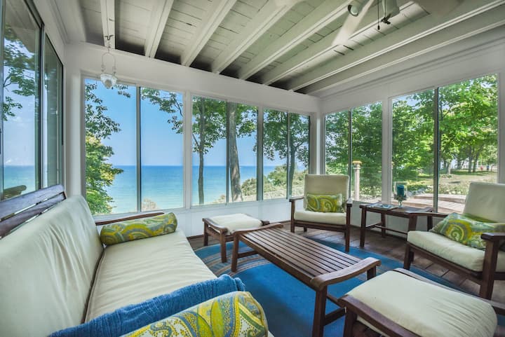 Lake Views, Pool & Hot Tub! Steps To Beach! - Benton Harbor, MI