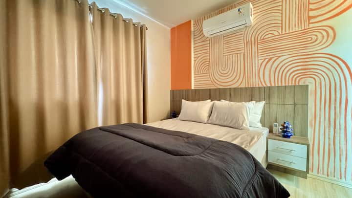 Chumba kikuu cha kulala, kitanda na hewa.