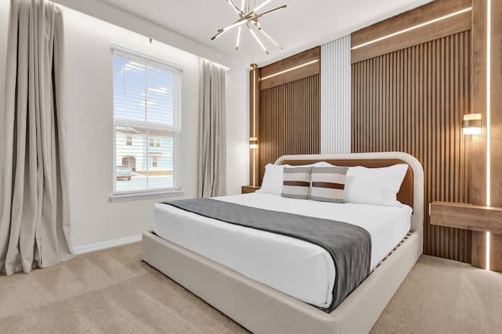 غرفة نوم مذهلة بسرير كينج مع حمام داخلي