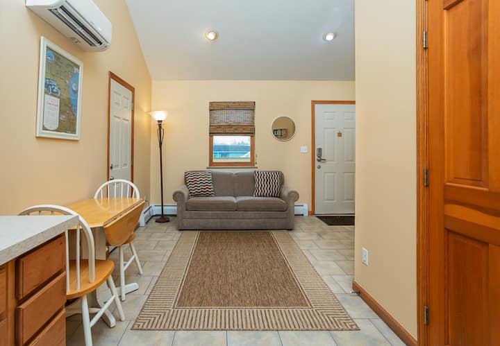 A Suite Place .5 Mi From Beach 7 - Michigan City, IN