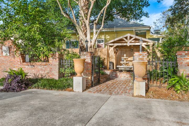 Parkside Villas, 6 Historic Guesthouses, Sleeps 26 gallery image 5