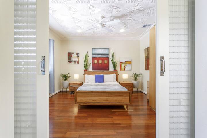 Lola’s Retreat-South Fremantle close to the Beach