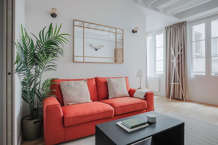 Blueground | Le Marais, Washer, Nr Seine & Shops - Paris
