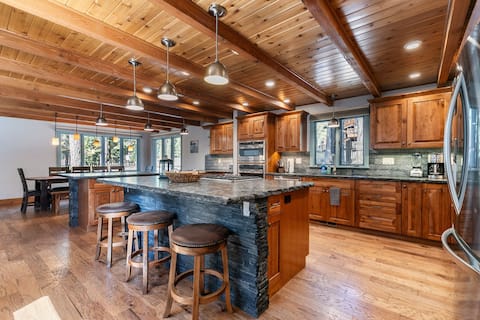 Tahoe Dreamer - Walk to Lake, Game Room + Dog Ok!