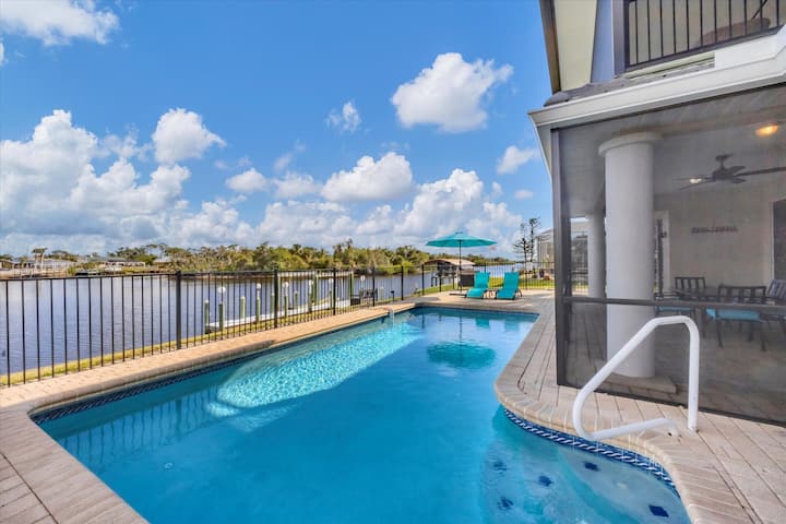 Port Charlotte 4 Bedroom Pool Vacation Home Canal - Port Charlotte, FL