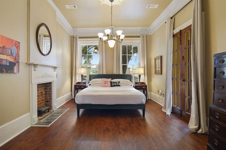 The Marsalis Deluxe Guest House