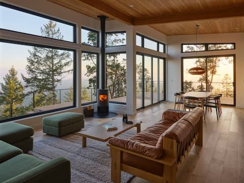 New Modern Cabin · Stunning View · 5 Private Acres