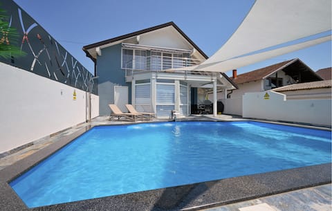 2 bedroom amazing home in Bjelovar