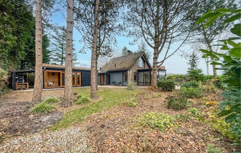 Amazing home in Lauwersoog with WiFi