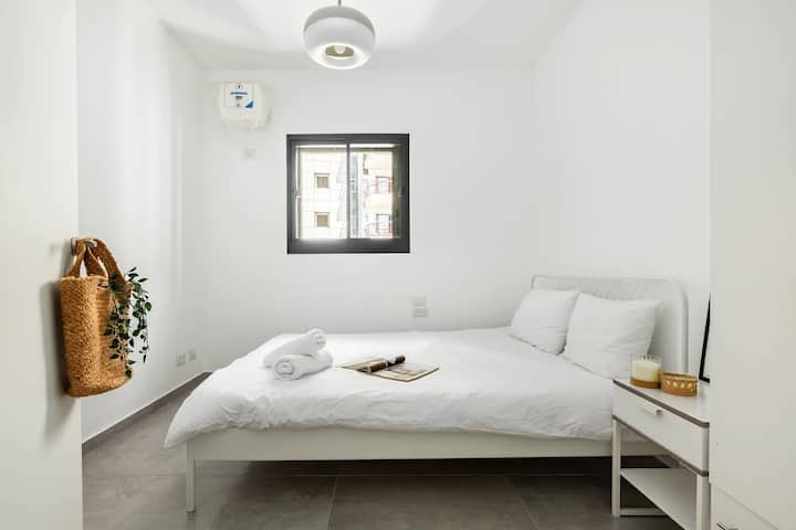 E ndritshme, e freskët, e bukur