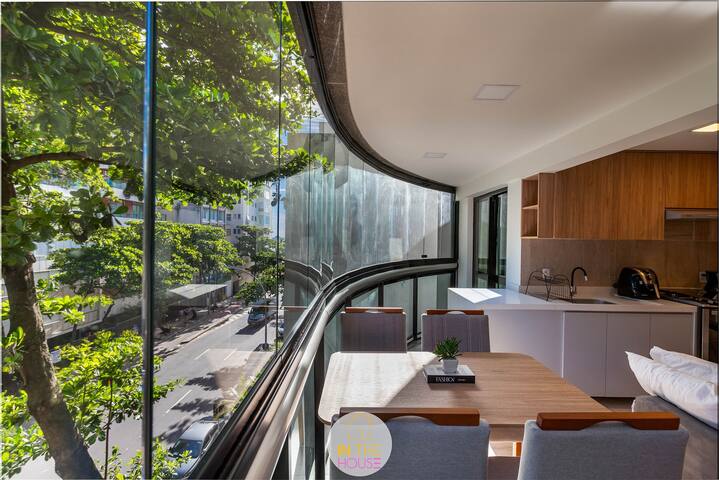 Beautiful apartment on Ipanema beach gallery image 2