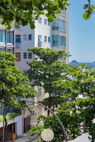 Beautiful apartment on Ipanema beach gallery image 3