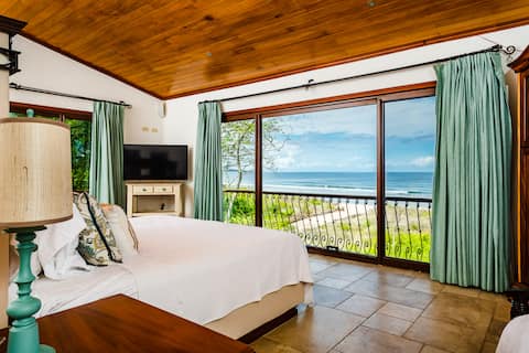 Luxury Beachfront Villa on World Famous Beach