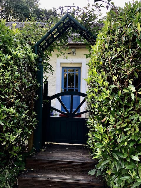 Hideaway cottage, log burner, sauna & hot tub