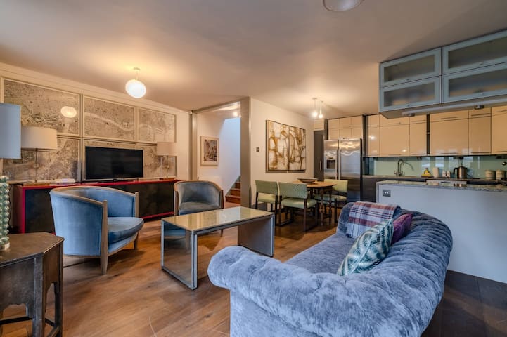 Beautiful Three Bedroom House in West London