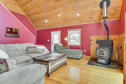 Snowmobiling On-Site: Secluded Vermont Getaway