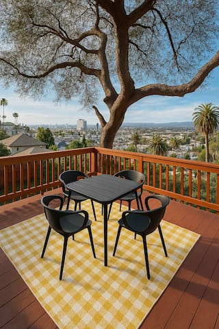 Hill Top Echo Park Artist Home w/ Stunning Views