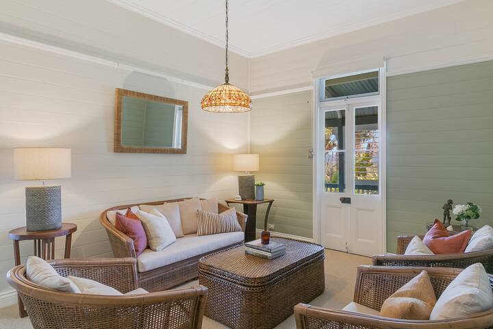 The Glenelg Whole Residence (8 persons) gallery image 5