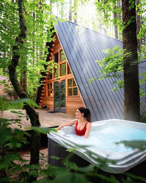 Iconic Tye Haus A-Frame: Hot Tub, 15min to Stevens