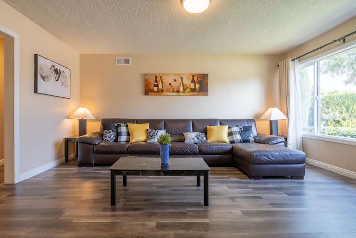 Safe Neighborhood, Garage, 3 bedroom 2 Bath