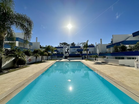 Quarteira Deluxe With Pool by Homing