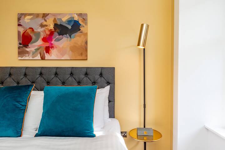 Dunlop Suite – 2 Bed Luxury Apartment