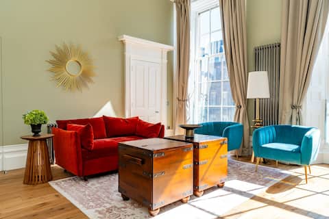 Bell Suite - 2 Bed 2 Bath Luxury Apartment