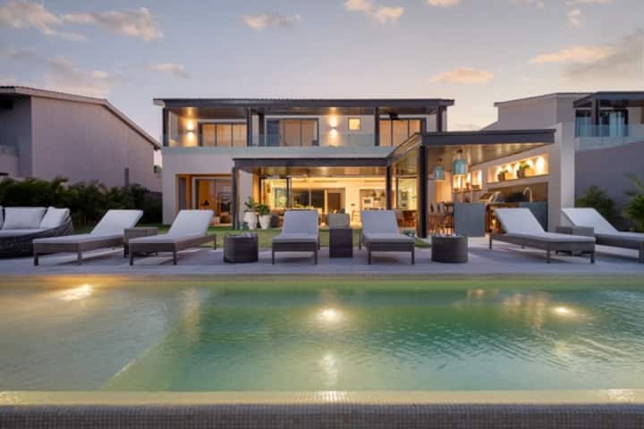 Exclusive Golf Course Access Villa - Private Pool - Mexico